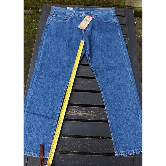 New w/Tags - sz 31 x 28 Levi’s Women’s 501 Taper Fit Jeans in Market Secret Med - Picture 10 of 10